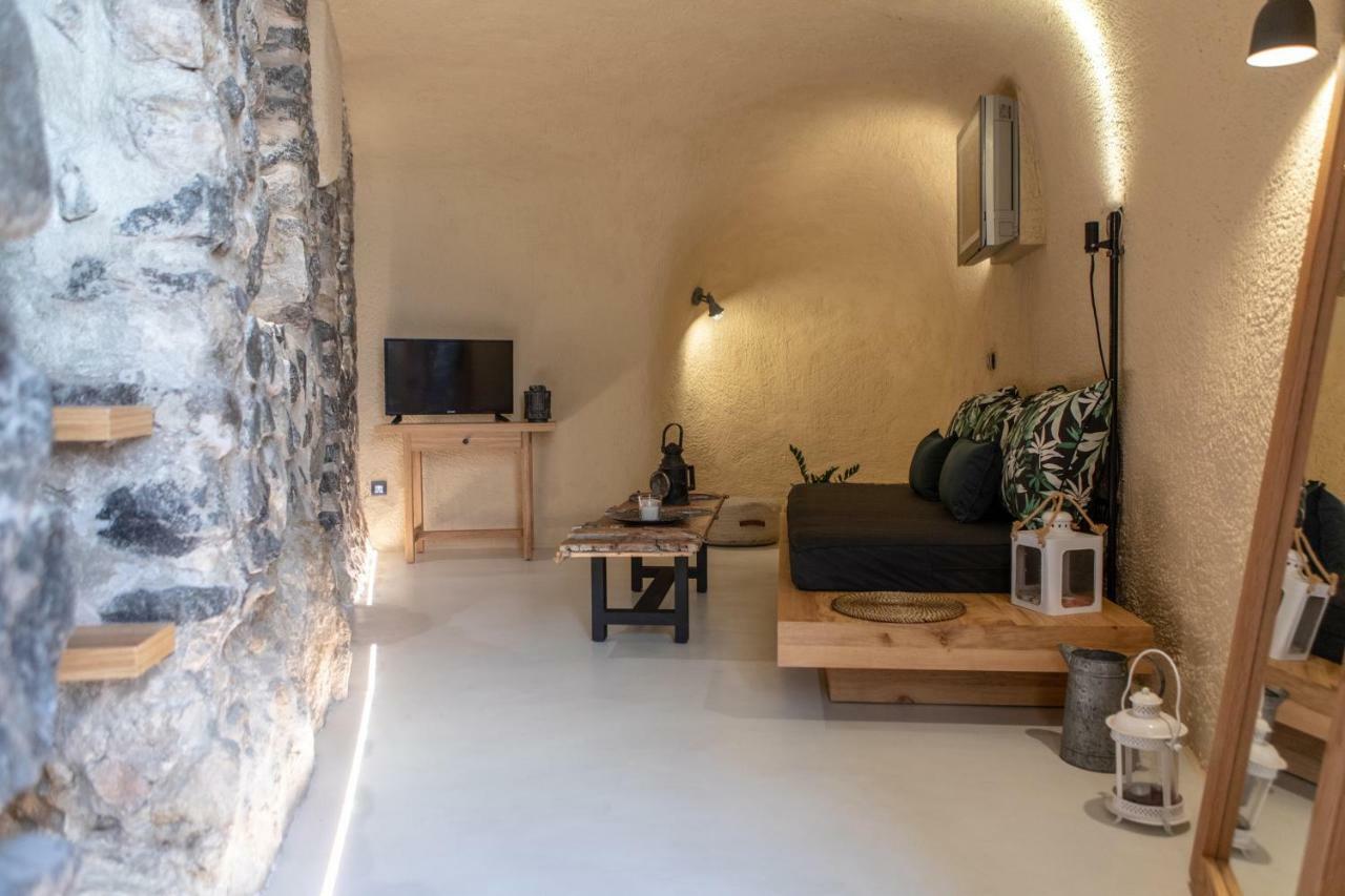 Nalas Suites Emporio  Buitenkant foto