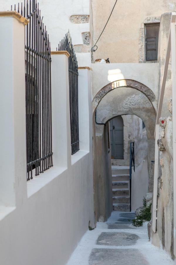 Nalas Suites Emporio  Buitenkant foto